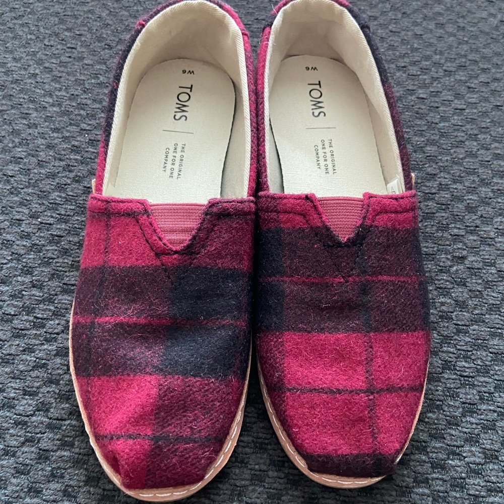 TOMS Red Plaid Slip Ons Women’s Size 6